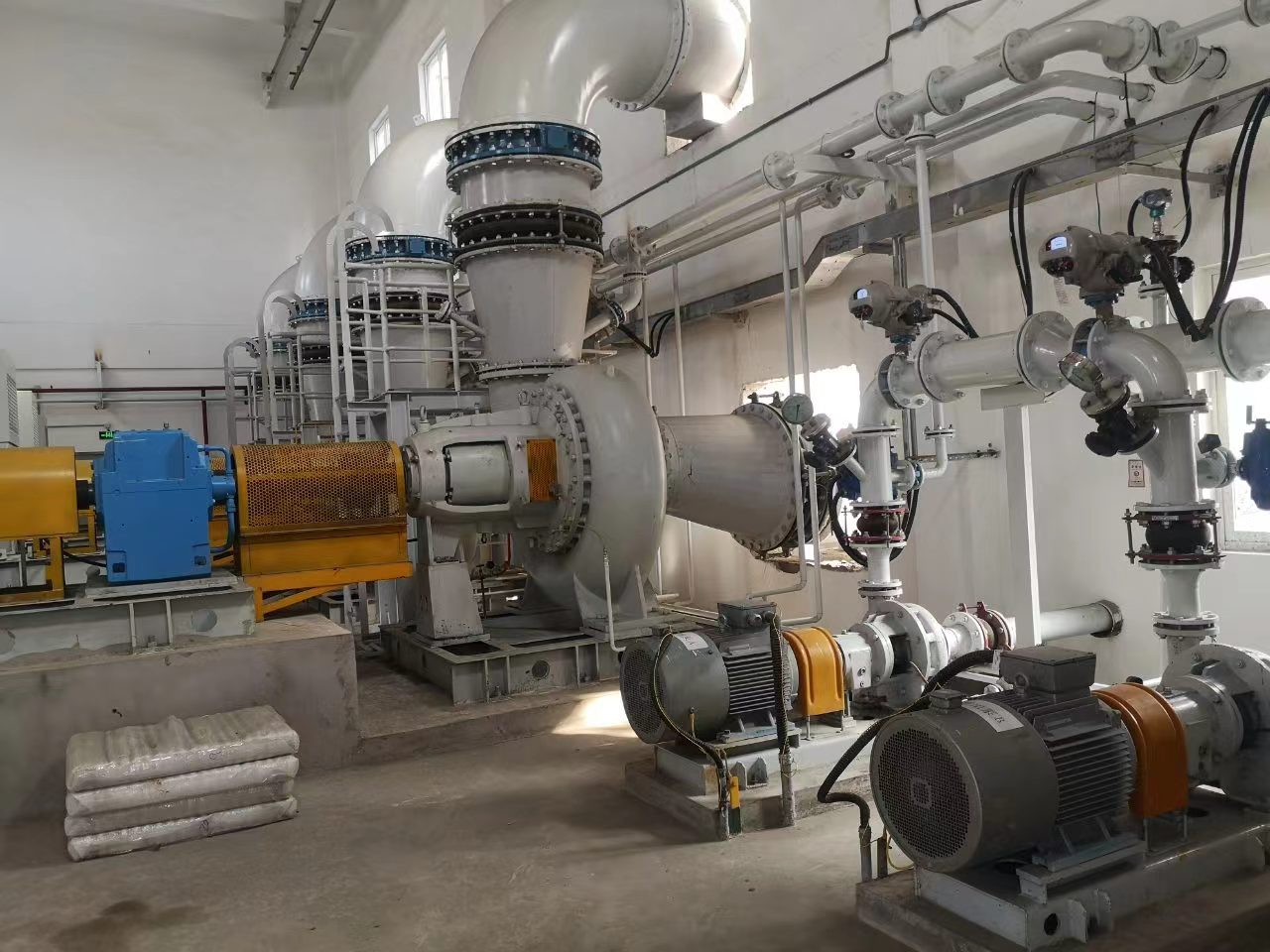 濟(jì)甯華源電熱(re)廠安裝脫硫(liu)泵 濟甯華源(yuán)電熱廠安裝(zhuāng)脫硫泵